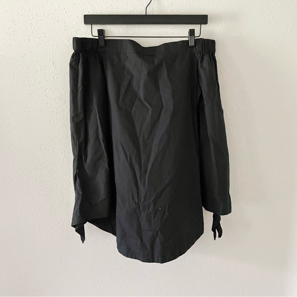 FREE PEOPLE Women’s Size Small Black Show Me Some Off-the-Shoulder Poplin Shirt
